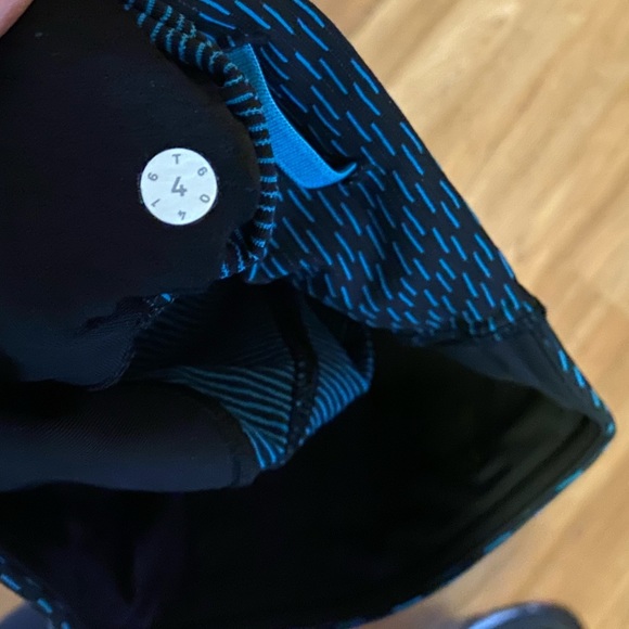 Lululemon Outrun Crop Leggings - Picture 9 of 10